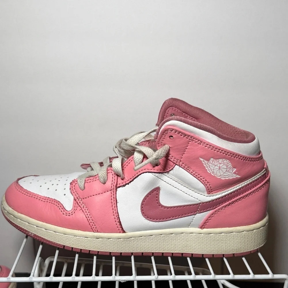 Nike Air Jordan 1 Mid Valentine's Day Kids Sneaker Size 5.5 Shoes Pink White